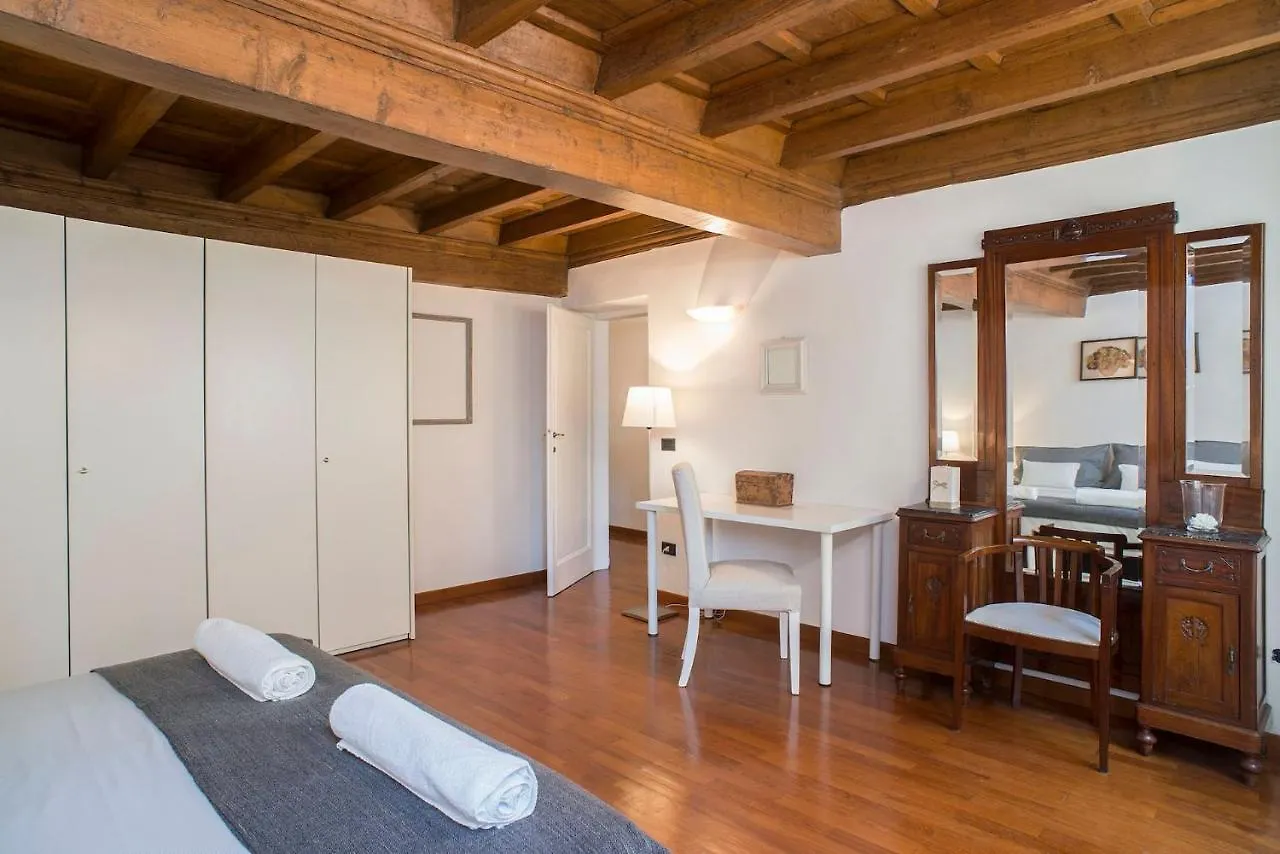 Visconti Di Modrone Palace Heart Of Florence Apartment Italy