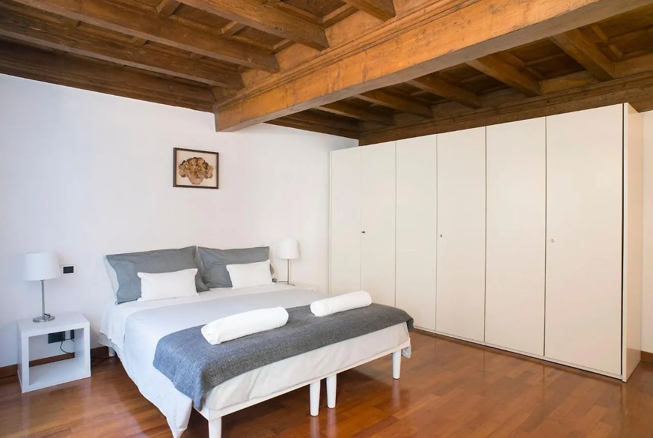Visconti Di Modrone Palace Heart Of Florence Apartment